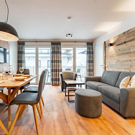 Falken Suites Top 4 Kaprun Bagian luar foto