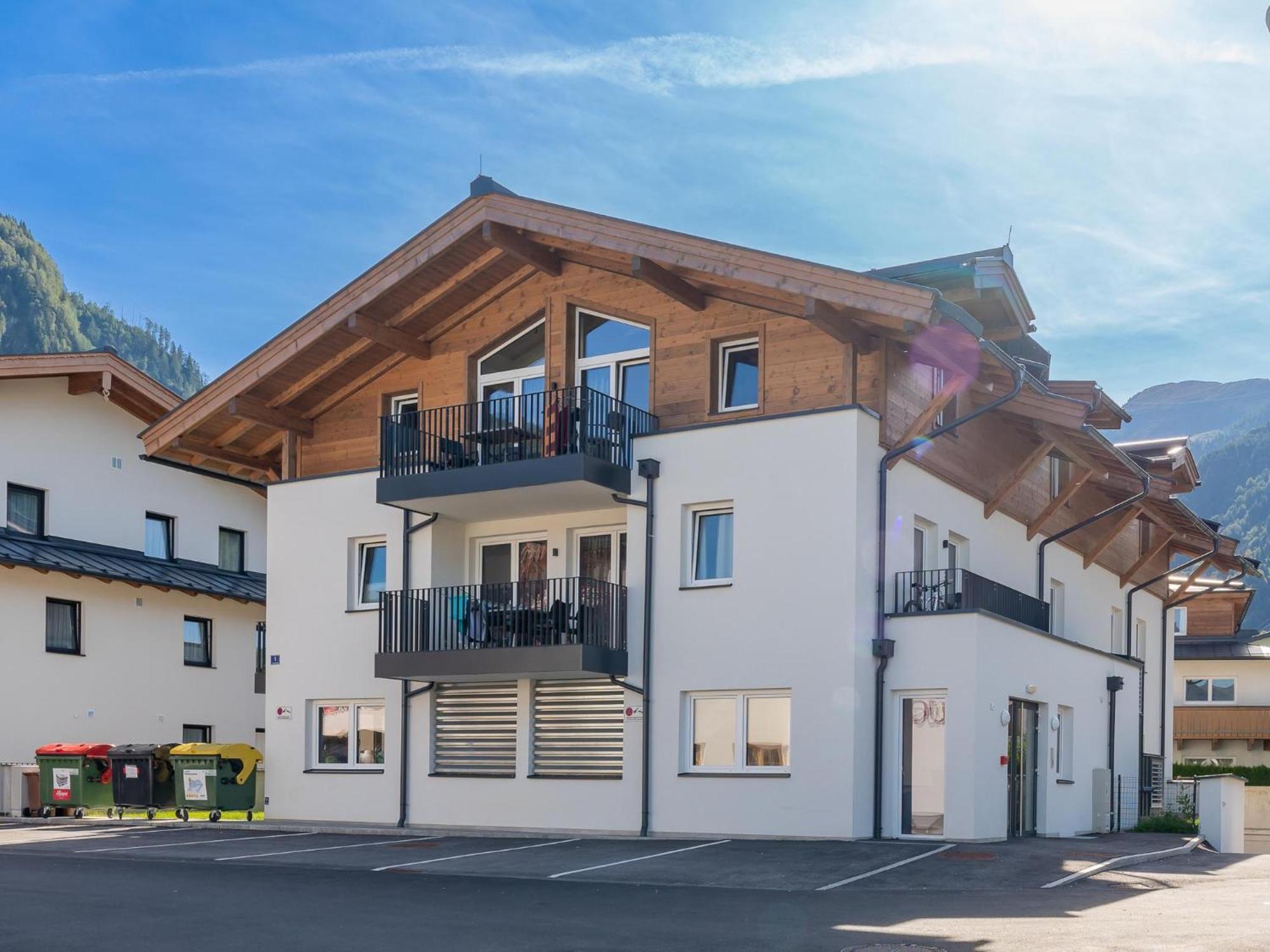 Falken Suites Top 4 Kaprun Bagian luar foto