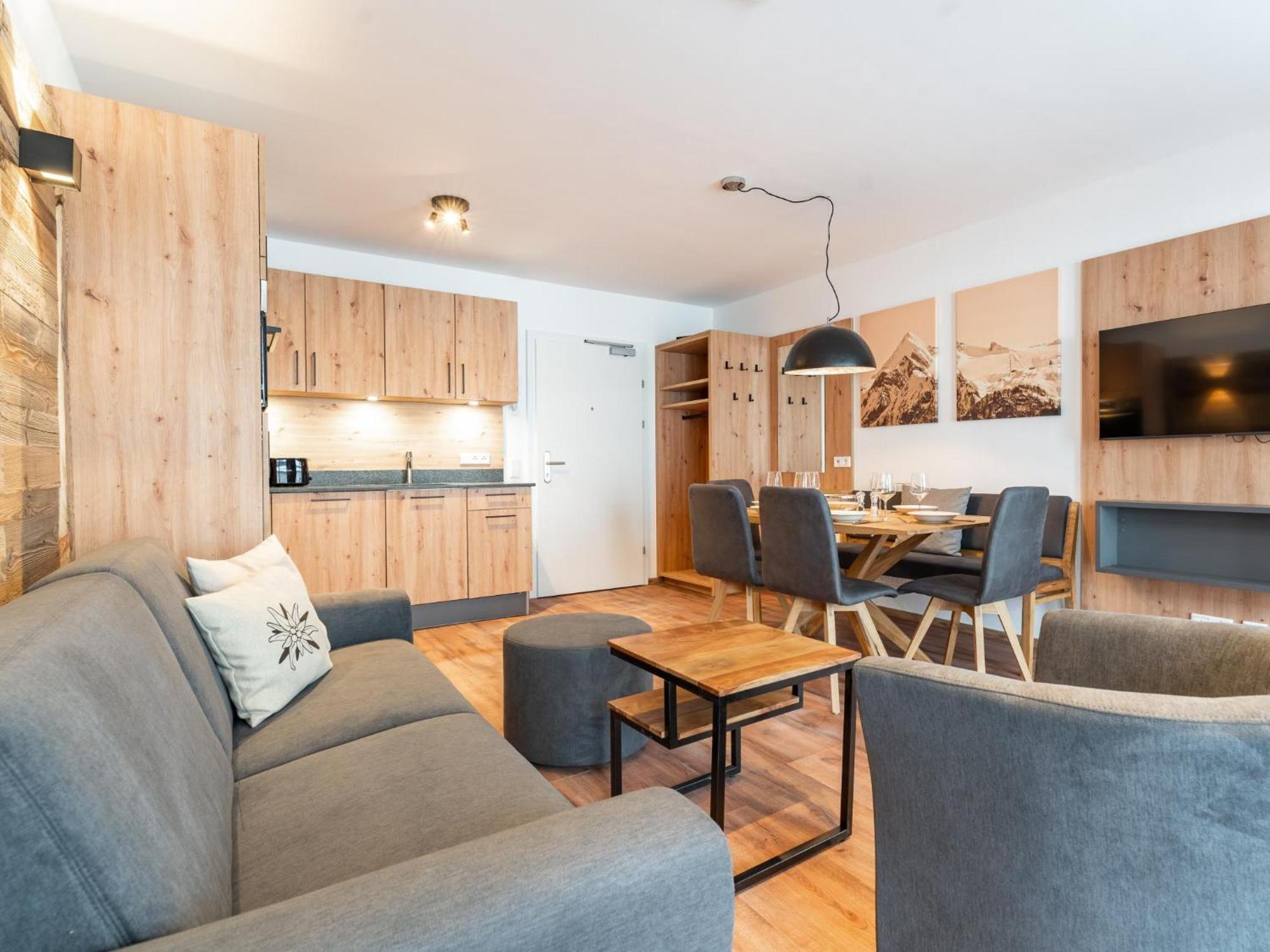 Falken Suites Top 4 Kaprun Bagian luar foto