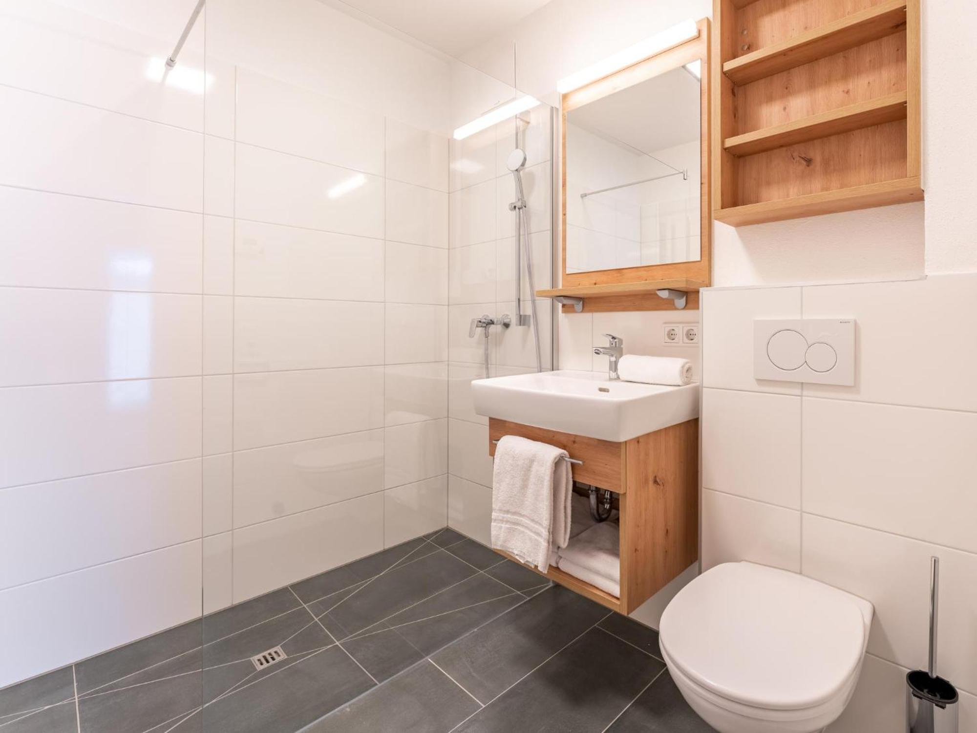 Falken Suites Top 4 Kaprun Bagian luar foto
