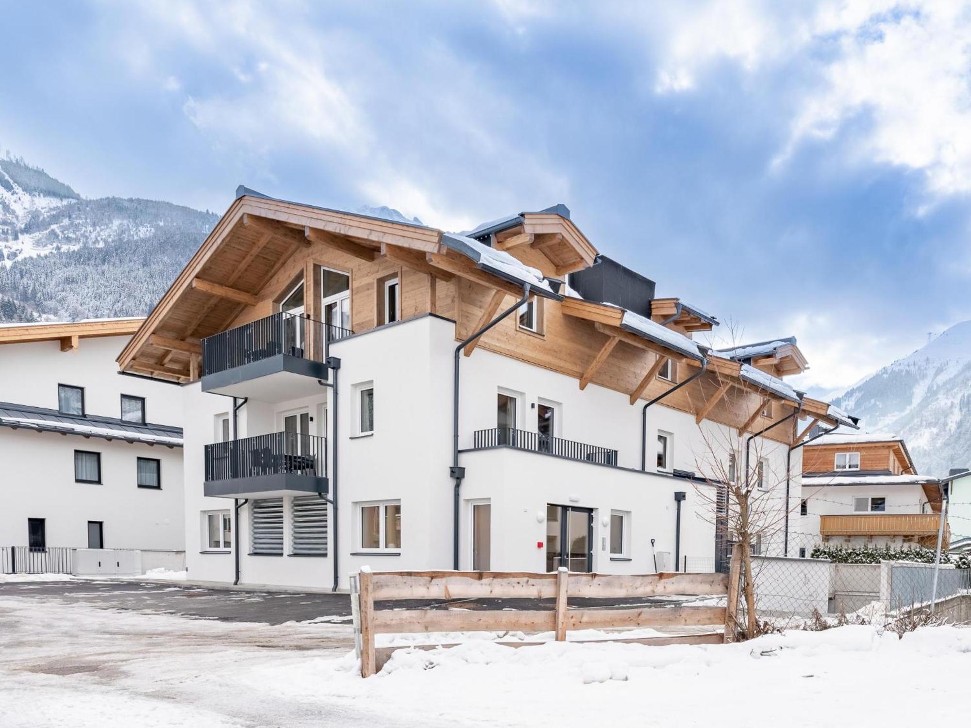 Falken Suites Top 4 Kaprun Bagian luar foto